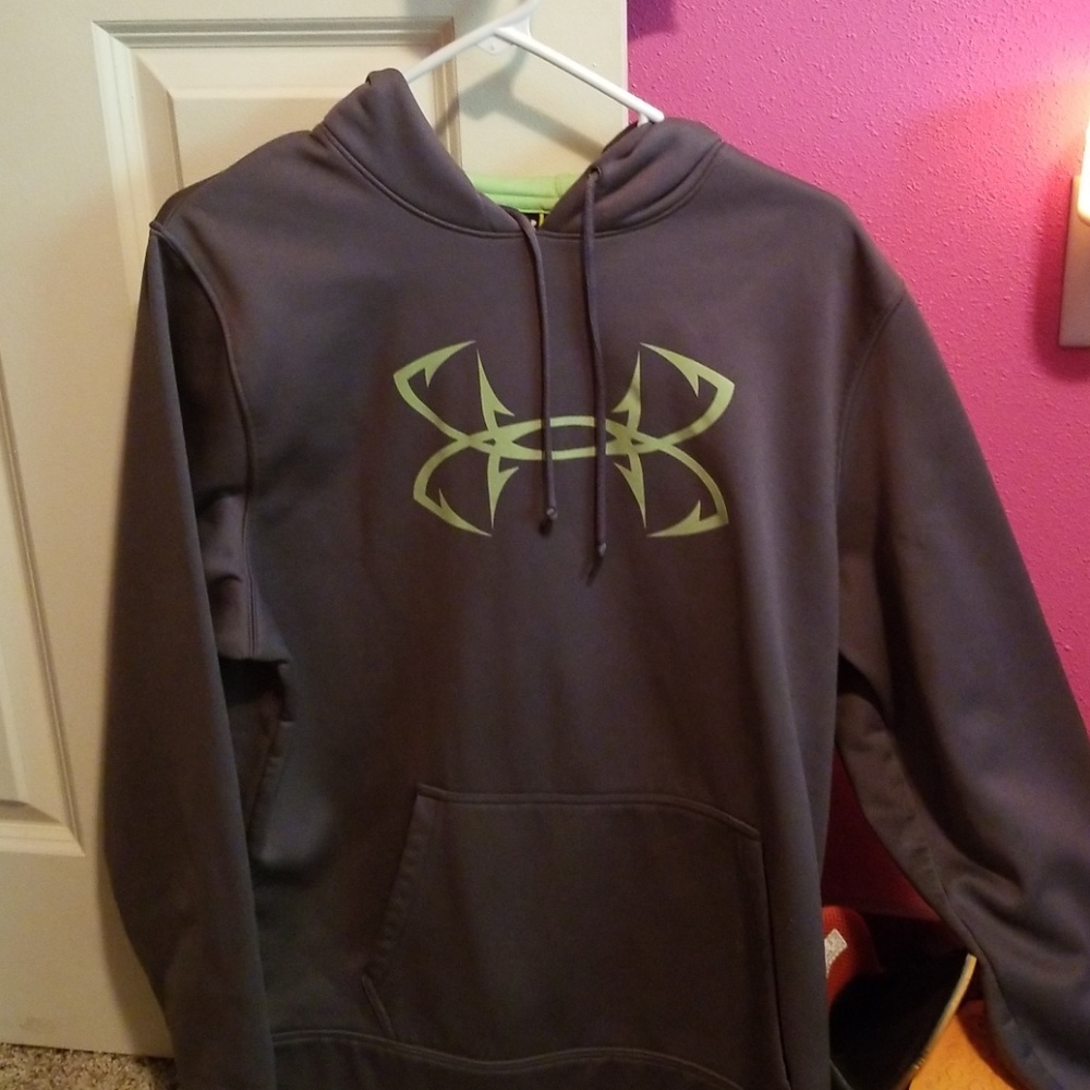 Under Armour hoodie size L